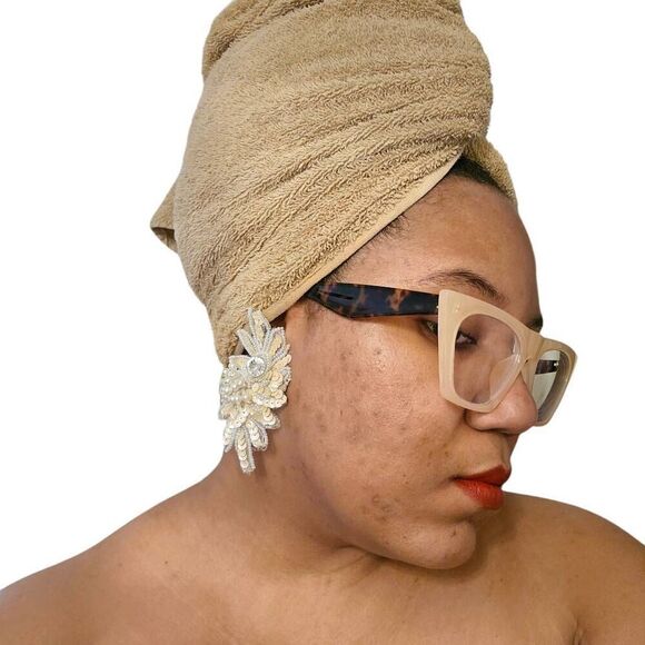 Vintage Gold Sequin and Pearl Clip-On Earrings | 3.50" | Circa 1980s-1990s - Picture 12 of 14